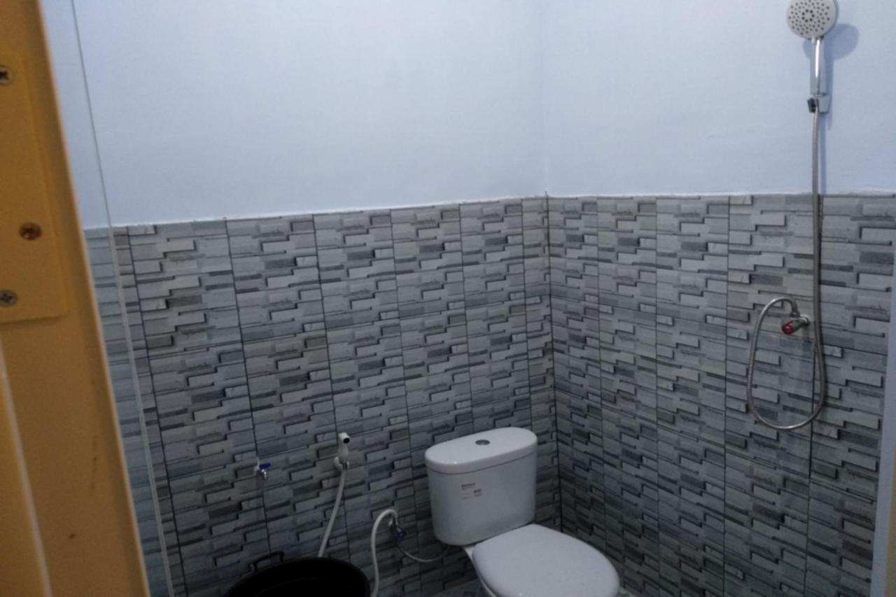Kelapa Gading Homestay Syariah Redpartner Banyuwangi  Extérieur photo
