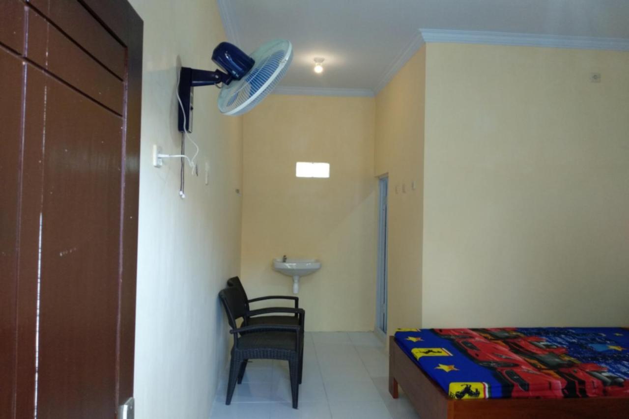Kelapa Gading Homestay Syariah Redpartner Banyuwangi  Extérieur photo
