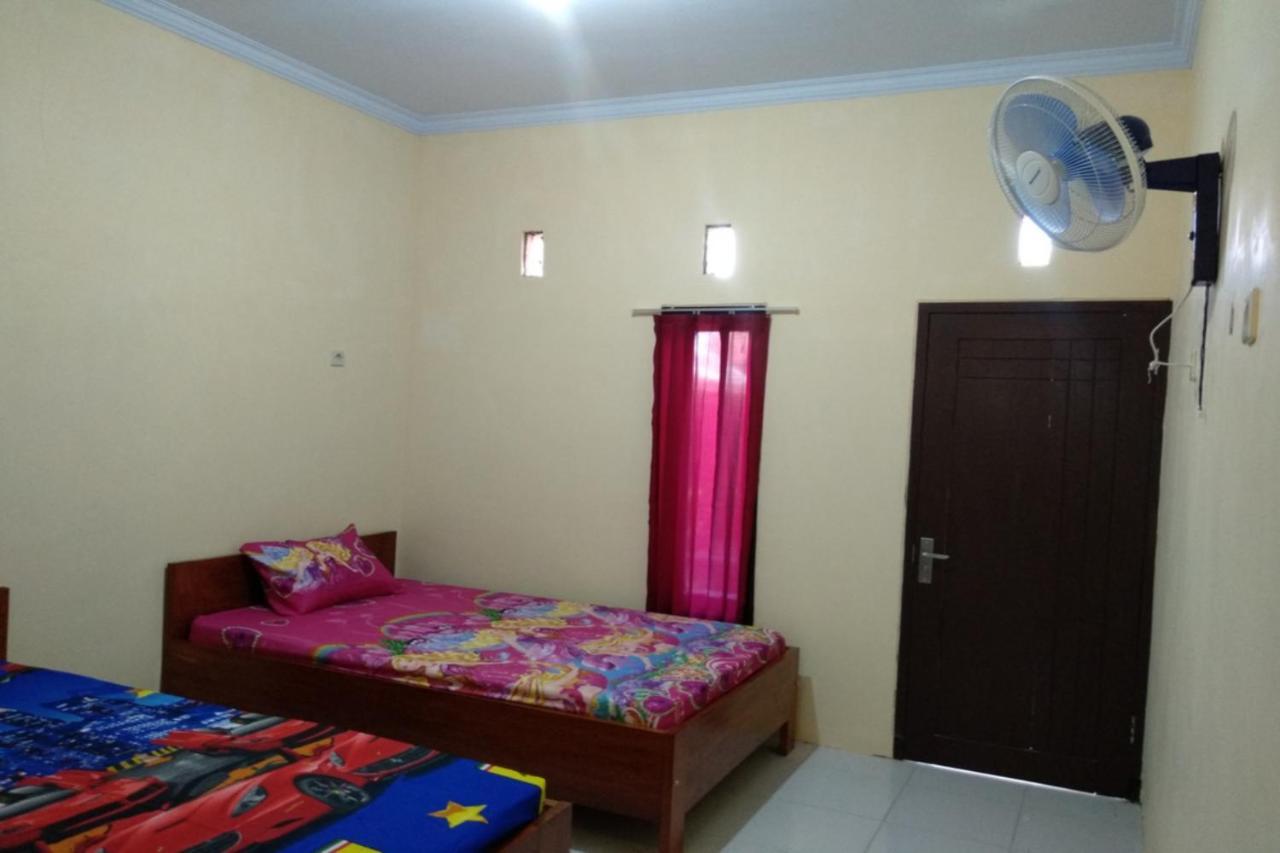 Kelapa Gading Homestay Syariah Redpartner Banyuwangi  Extérieur photo